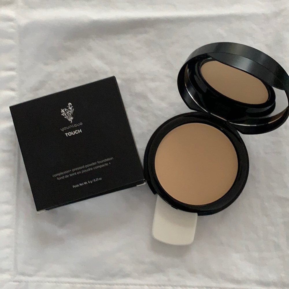 Younique Touch Pressed Powder